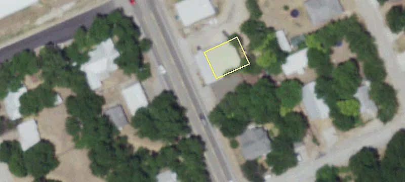 Commercial Building on Highway 6