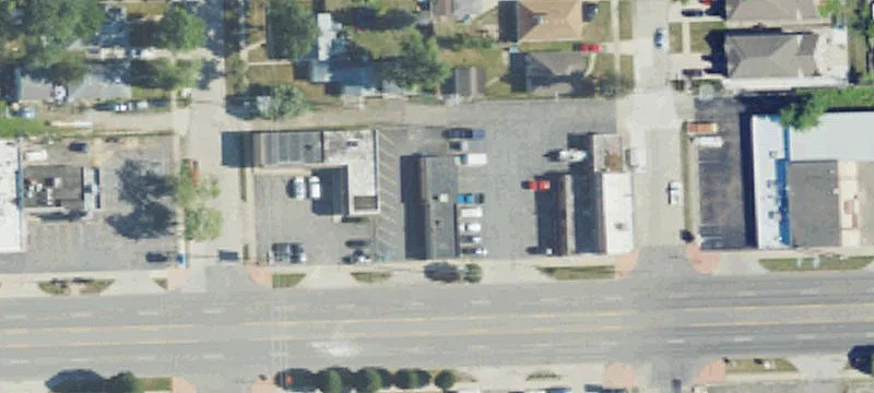 High-Visibility Commercial Building For Lease
