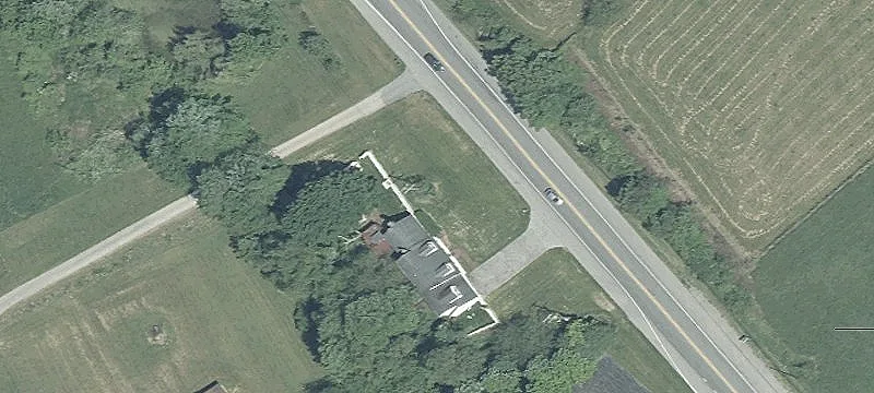 Commercial Property with High Traffic Exposure
