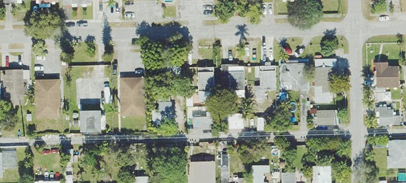 Hollywood Triplex Unit with Yard