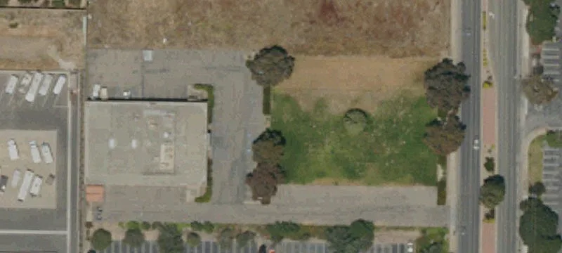 Versatile Flex/Industrial Building on Large Site