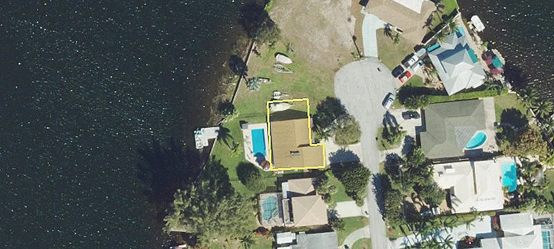 Lakefront Homesite in Island Estates