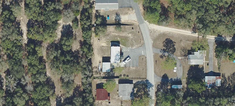 Versatile Building Near Downtown Dunnellon