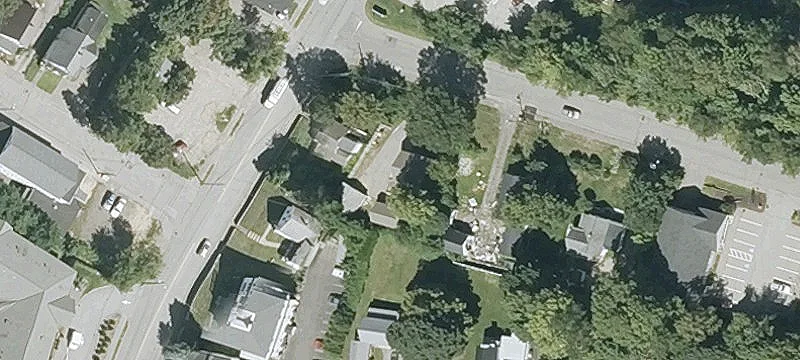 Laconia Duplex Near Downtown Amenities