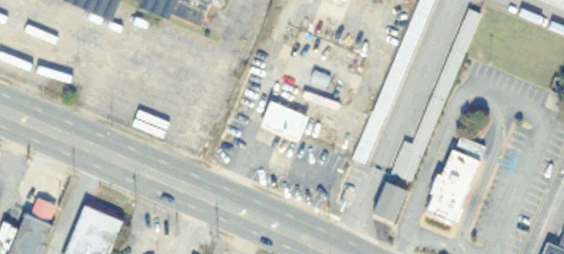 Retail Building on Large Lot