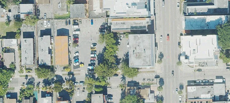 Freestanding Commercial Building on Corner Lot