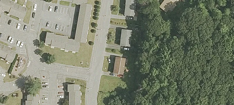 Townhouse Apartment Near Route 8