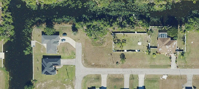 Oversized Freshwater Canal Lot