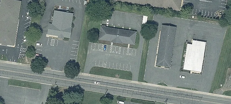 High-Visibility Commercial Building in Easton