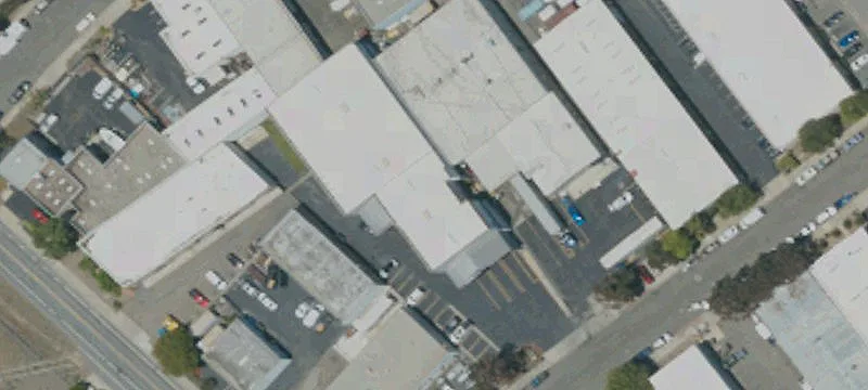 High-Bay Industrial Building For Lease