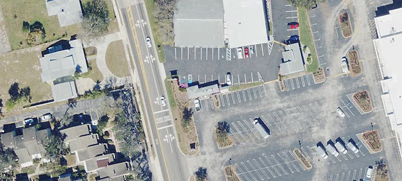 Commercial Building in Sebring Location