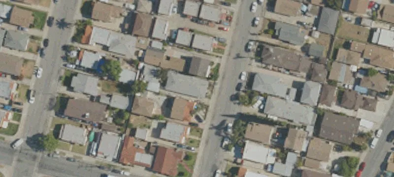 Triplex Near Schools and Parks