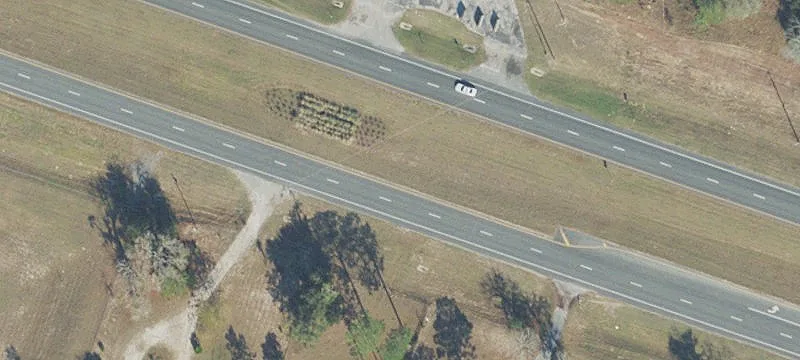 Versatile Commercial Compound on Highway 27