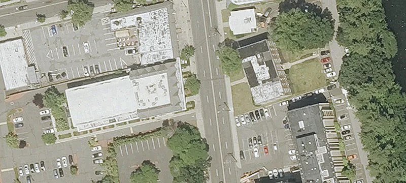 Commercial Unit on Whitney Avenue