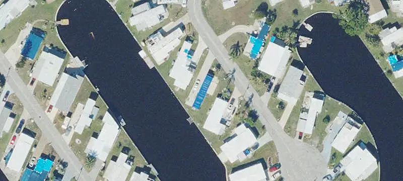 Canal-Front Lot in Harbor Cove