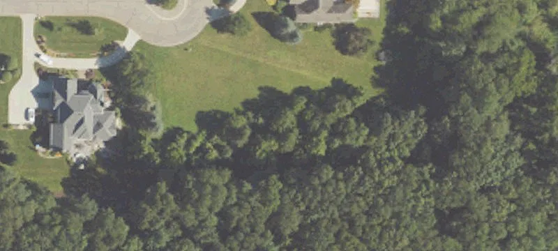 Residential Land in Exclusive Neighborhood