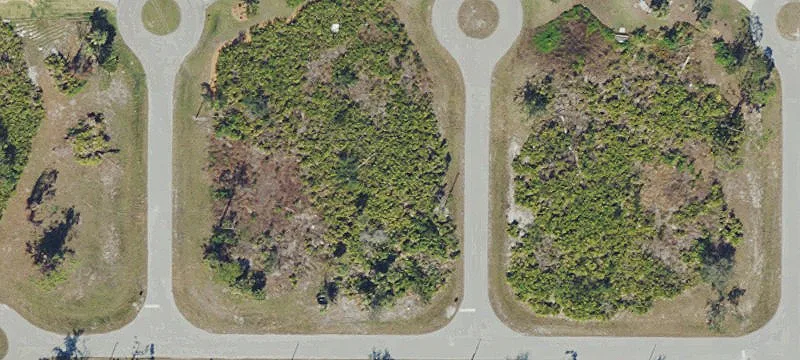 Vacant Lot Near Amenities