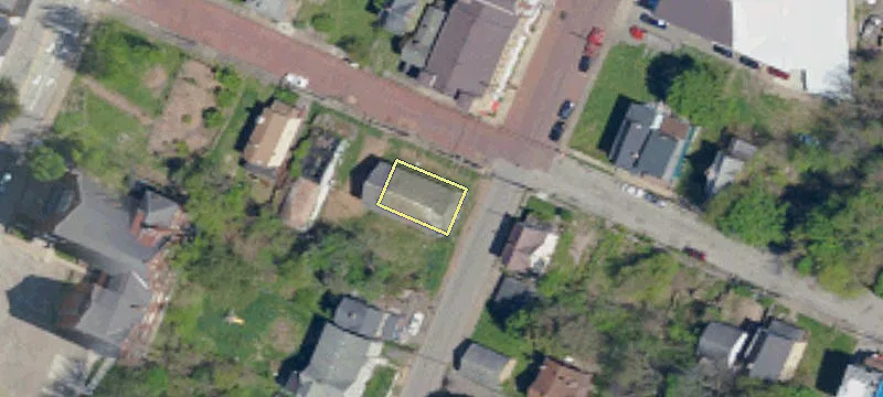 Large Corner Parcel with Barn