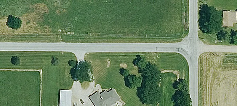 Versatile Building on 4+ Acres