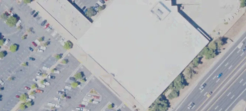 Retail Space in Raley's Center