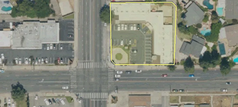 Retail Space in West Hills