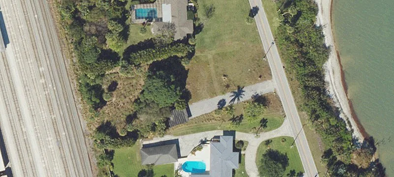 Land on Indian River Drive