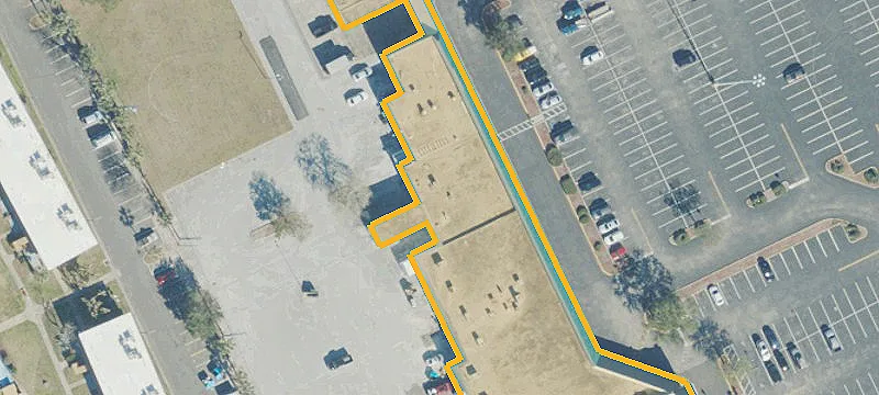 Commercial Space in Holly Hill Plaza