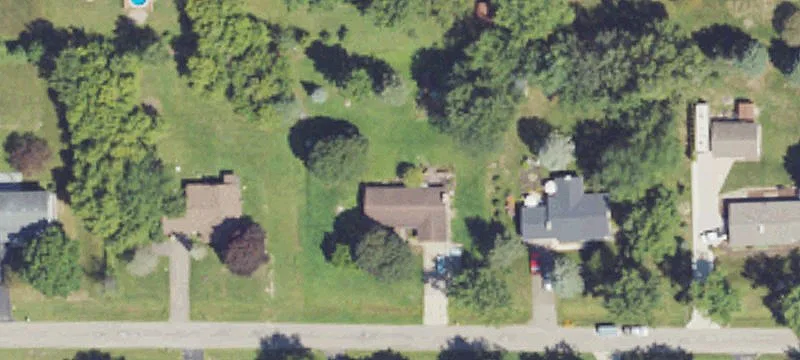 Lakefront Acreage Near Howell