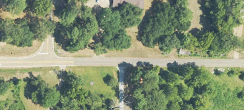 Versatile Acreage Near Flora