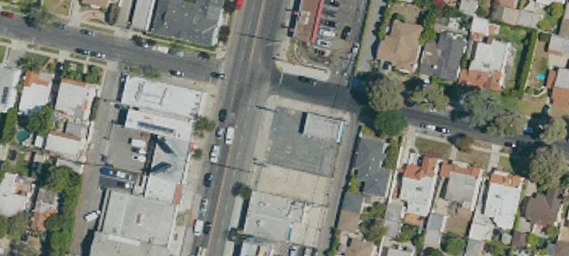 Land on Robertson Boulevard Corner