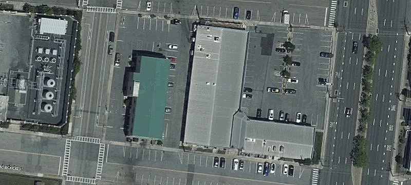 Retail Condominium in Bayside Plaza