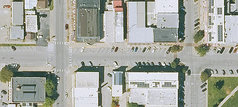 Commercial Building on the Square