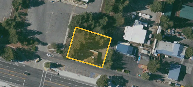 Prime Commercial Lot on Main