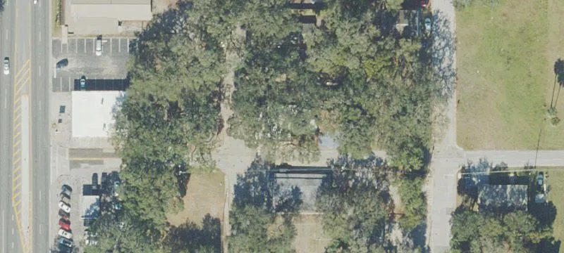 Kissimmee Commercial Building with Parking
