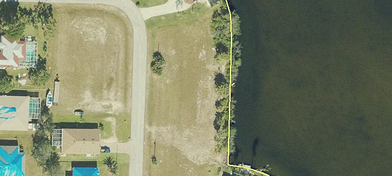 Cape Coral Freshwater Lake Lot