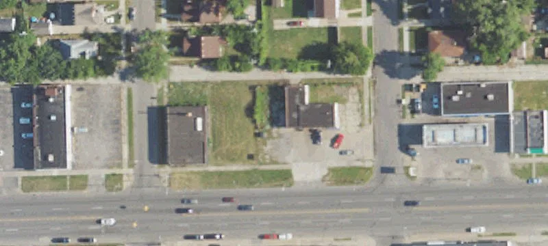 Detroit Commercial Building on McNichols
