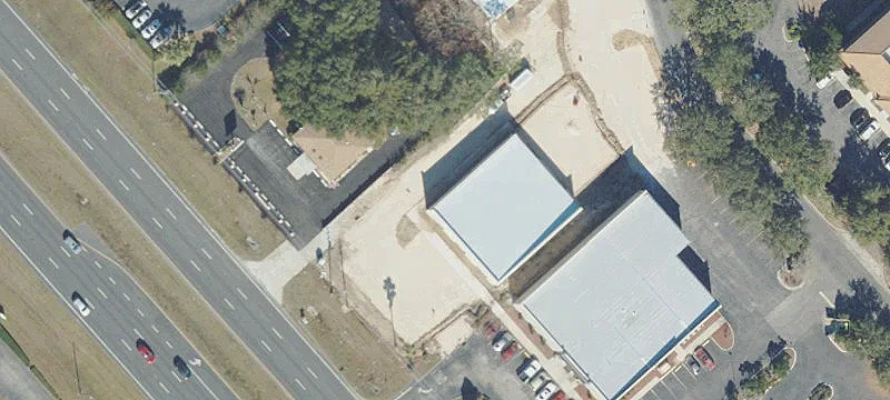 High-Traffic Retail Building in Villages