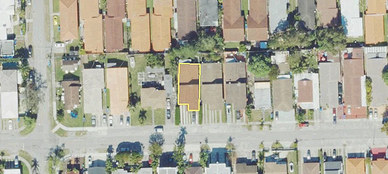 Updated Duplex Unit with Yard