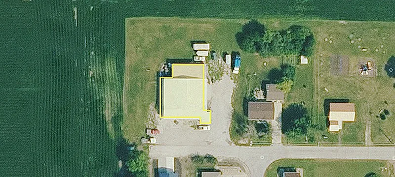 Versatile Commercial Building in Zearing