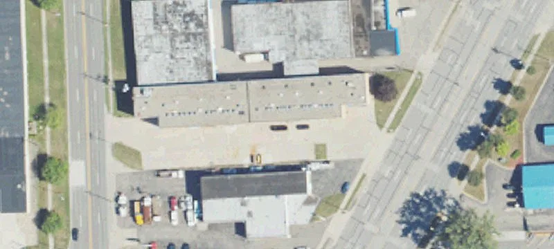 Retail/Industrial Buildings on Groesbeck Highway