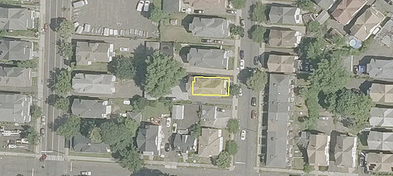 Spacious Bridgeport Triplex For Sale