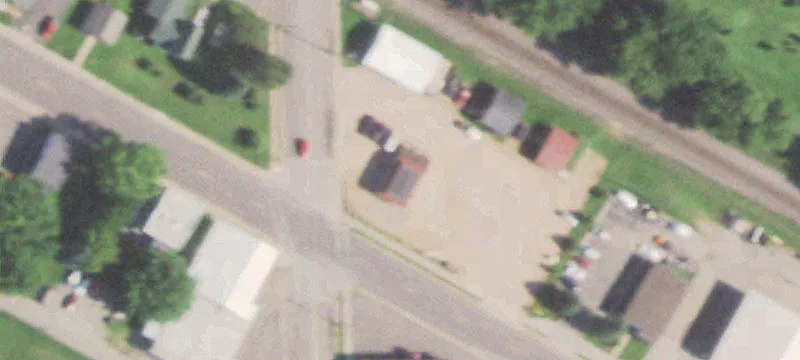 Commercial Building on Corner Lot