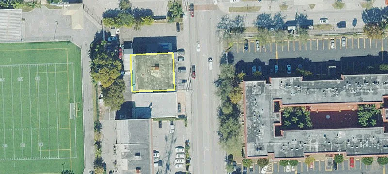 Versatile Retail Space on Palm