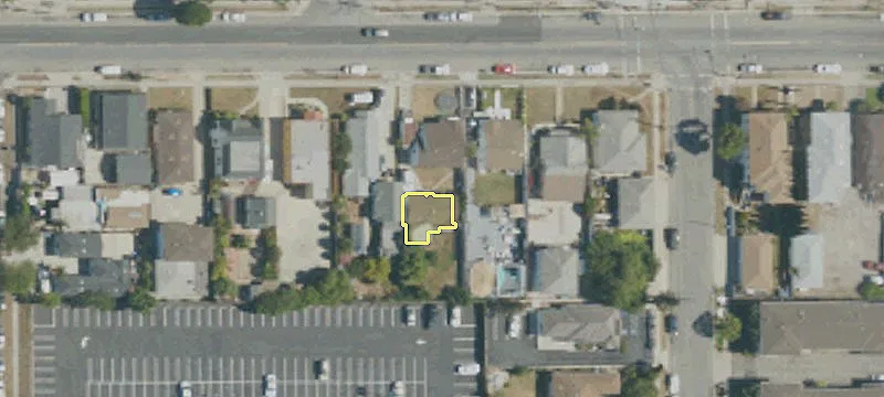 Two Homes on Large Lot