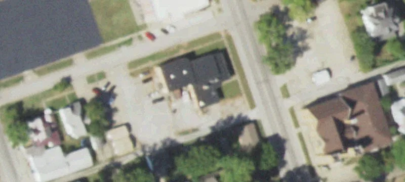 Versatile Commercial Property in Flora
