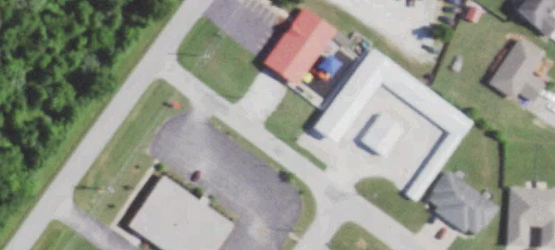 Spacious Ozark Commercial Building