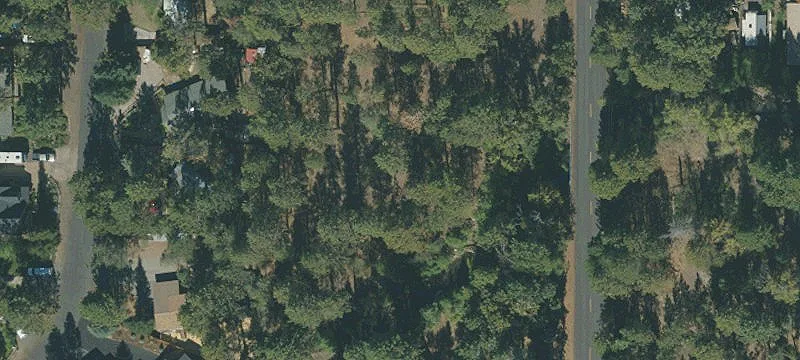 Residential Lot Near Downtown Sisters