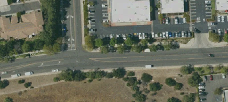 Plaza Empresa Commercial Center Portion