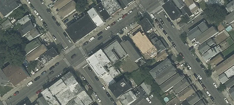 Renovated Mixed-Use Building For Sale