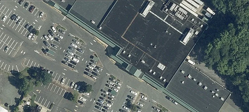 Freestanding Building in Retail Corridor
